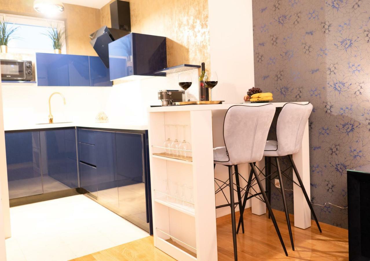 Jacuzzi Studio Apartman Mare'S Zagreb Exterior photo