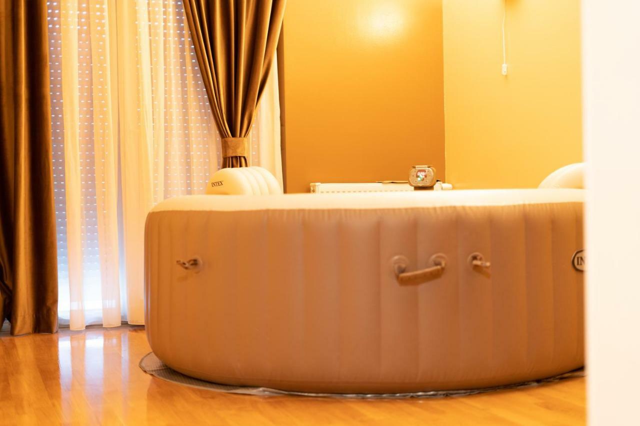 Jacuzzi Studio Apartman Mare'S Zagreb Exterior photo