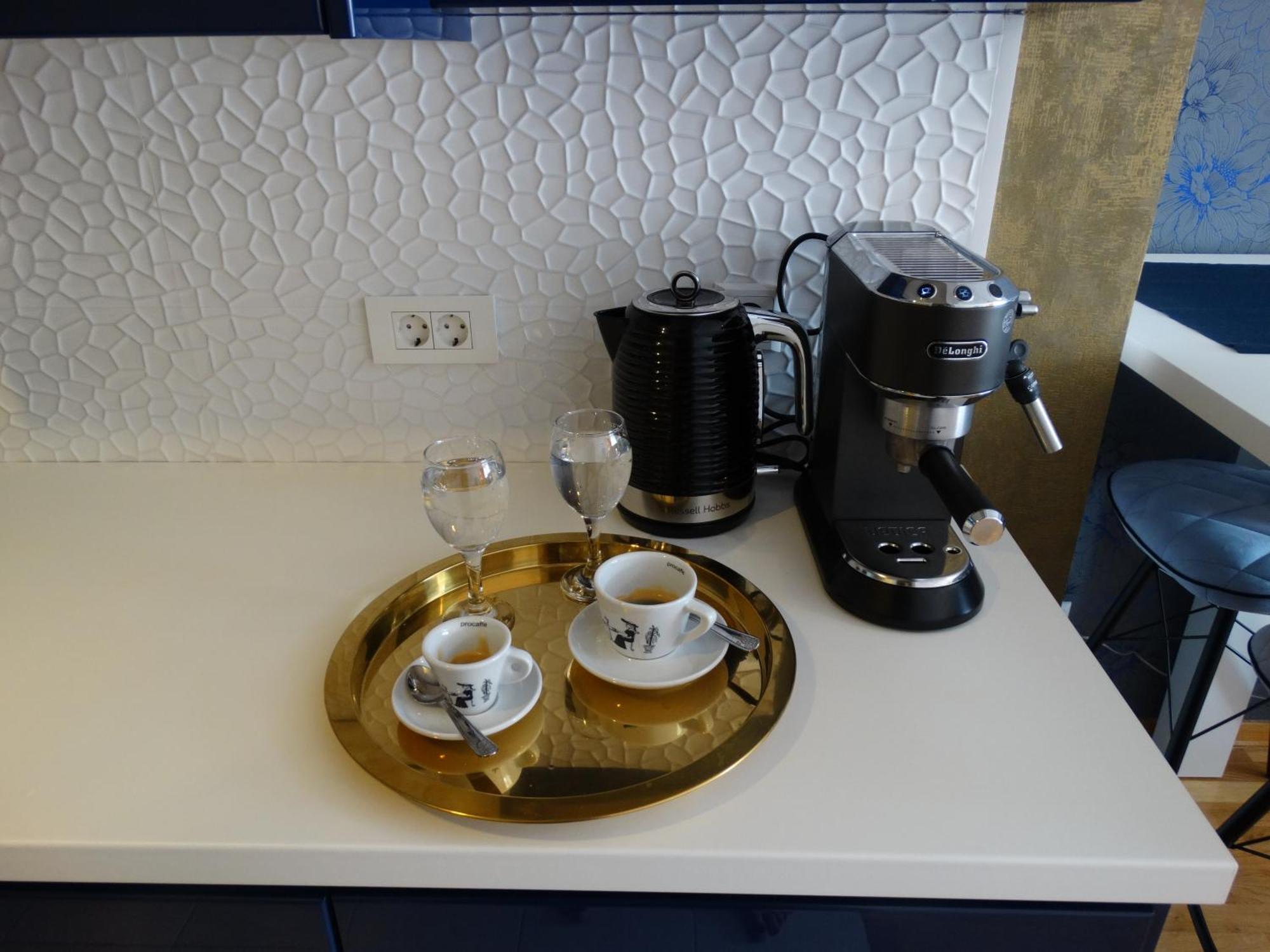 Jacuzzi Studio Apartman Mare'S Zagreb Exterior photo